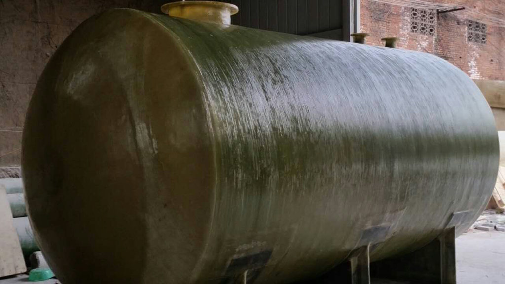 河南定制無毒環保玻璃鋼儲罐